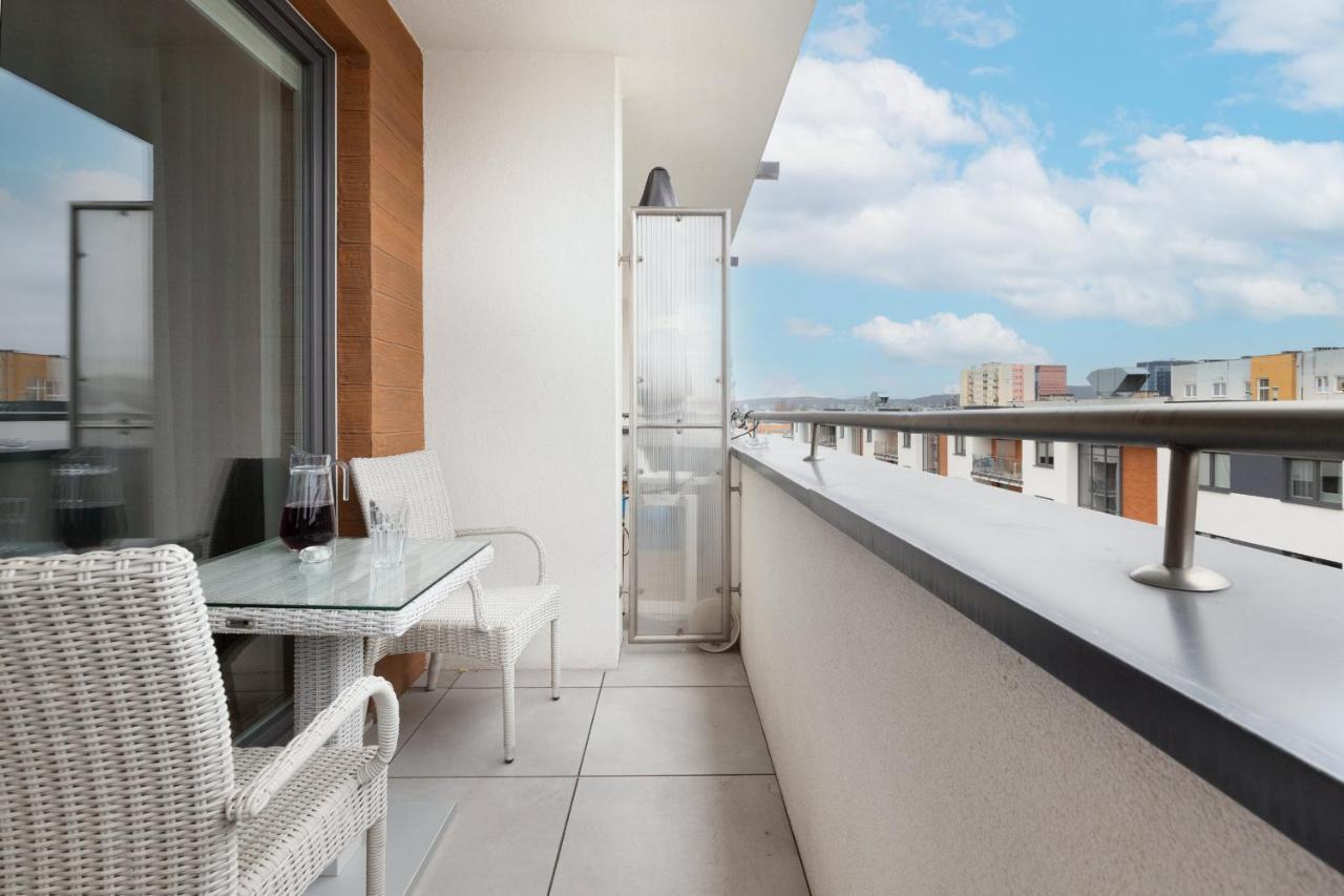 Superior Apartment With Balcony & Parking Gdansk By Noclegi Renters Prestige מראה חיצוני תמונה
