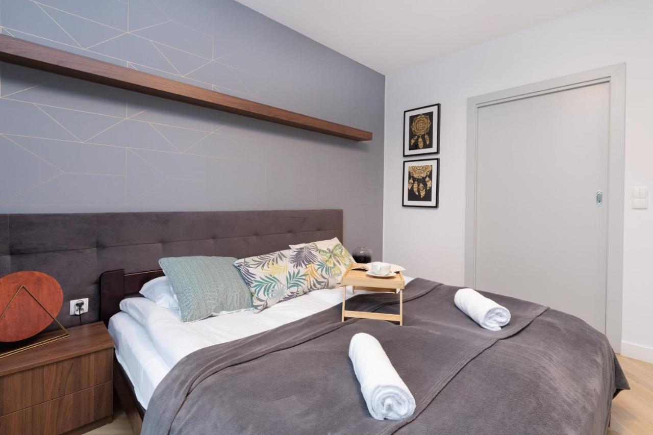 Superior Apartment With Balcony & Parking Gdansk By Noclegi Renters Prestige מראה חיצוני תמונה